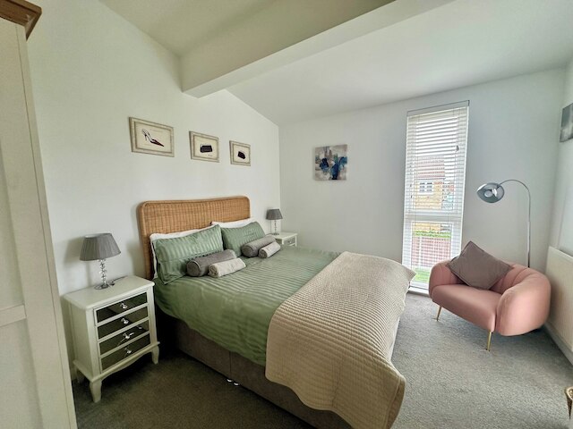 3 ベッド-スリープス 6-ガーデン-パーキング-ペット