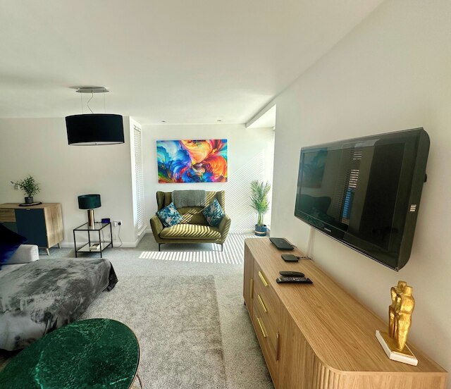 3 ベッド-スリープス 6-ガーデン-パーキング-ペット