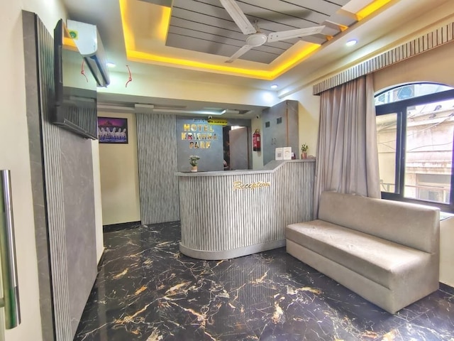 ホテル クリシュナ パーク