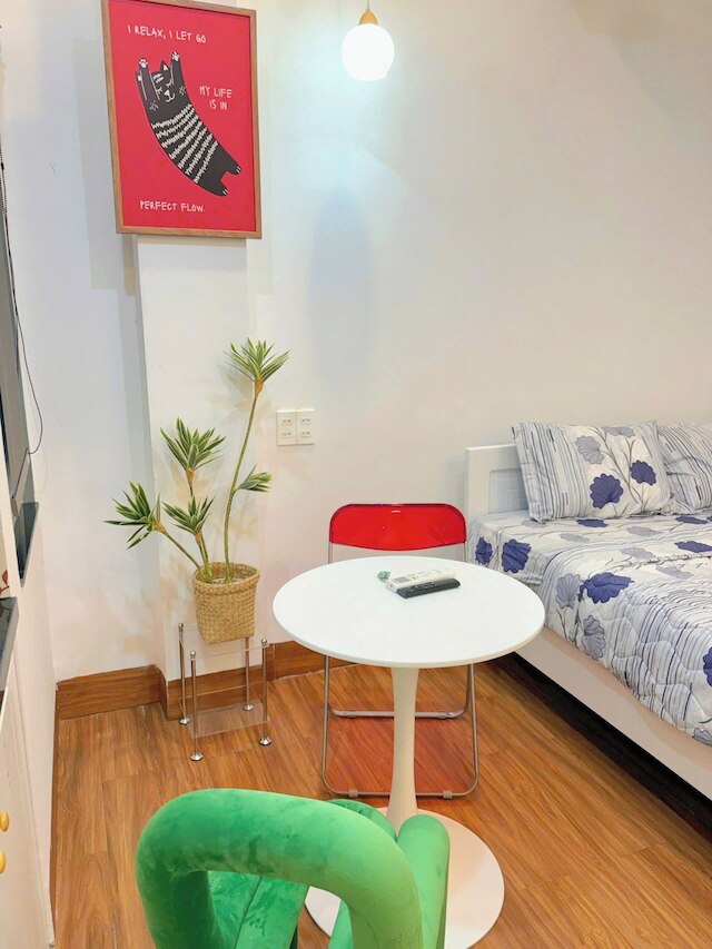 コーギ ハウス - ステップス フロム ドラゴン ブリッジ