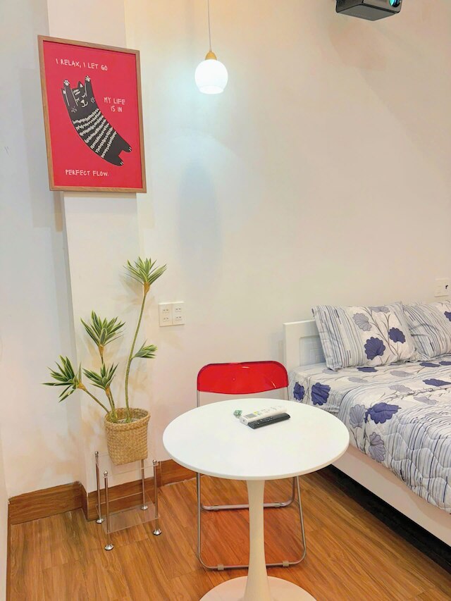 コーギ ハウス - ステップス フロム ドラゴン ブリッジ