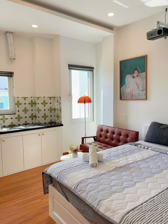 コーギ ハウス - ステップス フロム ドラゴン ブリッジ