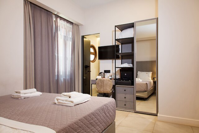 ホリデー アテネ アクロポリス