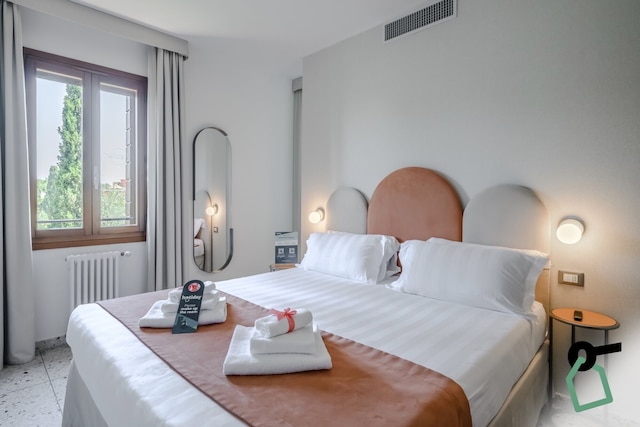 ホリデー ベネツィア ケープ