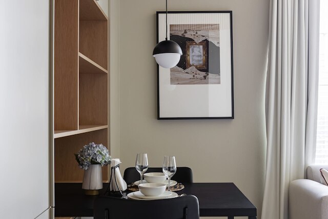 モダン スタジオ アット アップサイド リビング ウィズ バージュ・カリファビュー by シンプリー コンフォート