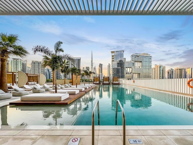 モダン スタジオ アット アップサイド リビング ウィズ バージュ・カリファビュー by シンプリー コンフォート