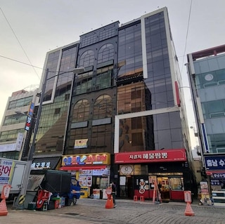 BUSAN ALMOND KIDS POOL VILLA NAMPO