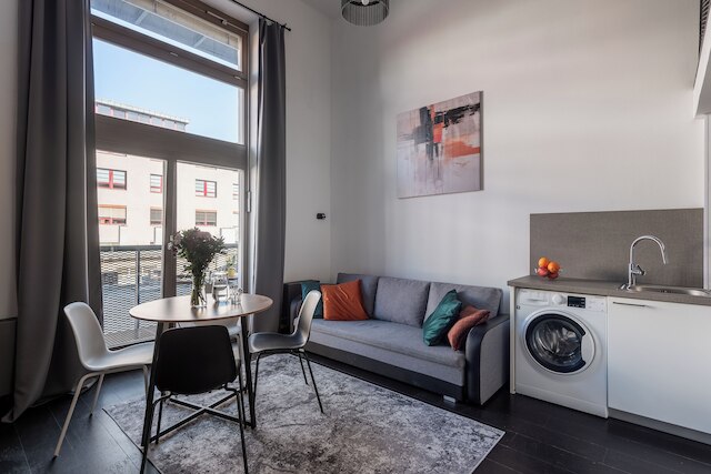 コンフィ ロフト ウィズ バルコニー