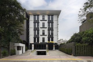 ルームズ INC スディルマン ジャカルタ