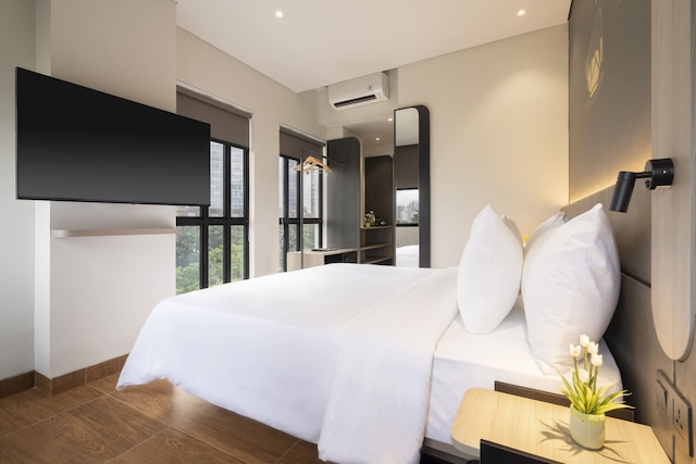 ルームズ INC スディルマン ジャカルタ