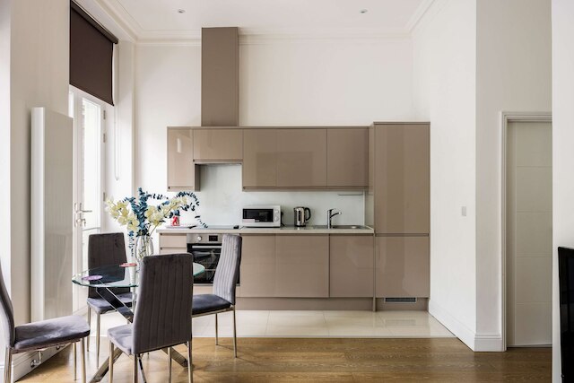 ロイヤル バイブズ イン ケンジントン