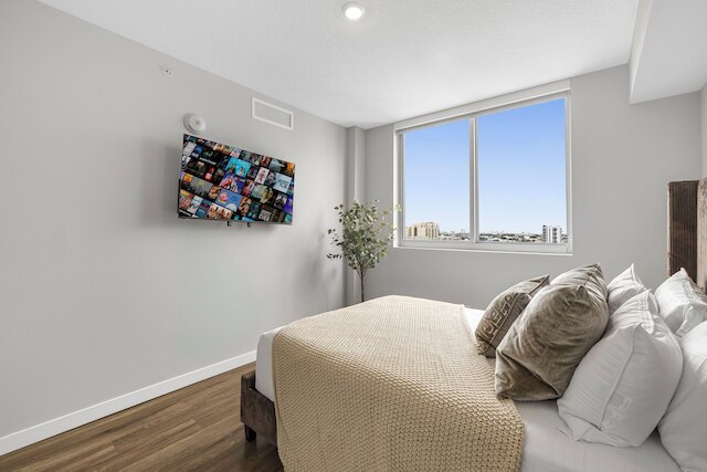 スタイリッシュ シティビュー コンド プール アクセス