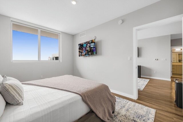 スタイリッシュ シティビュー コンド プール アクセス