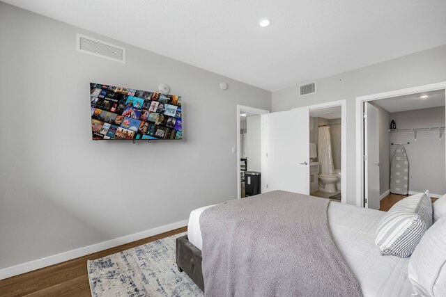 スタイリッシュ シティビュー コンド プール アクセス