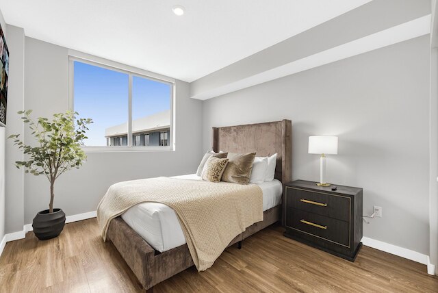 スタイリッシュ シティビュー コンド プール アクセス