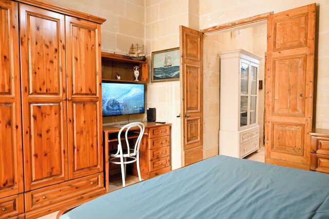 ア コージー ネスト オーバールッキング ザ シー