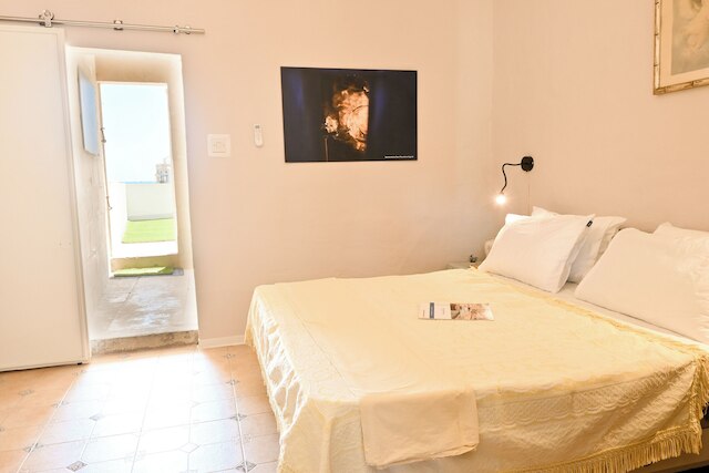 ア コージー ネスト オーバールッキング ザ シー