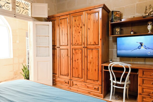 ア コージー ネスト オーバールッキング ザ シー