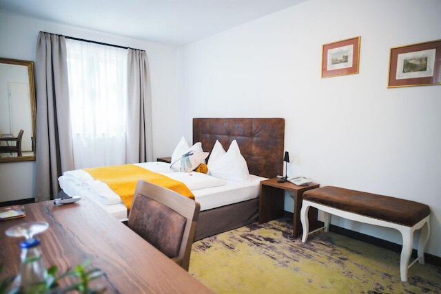 ホテル ツィルベルストゥーベ