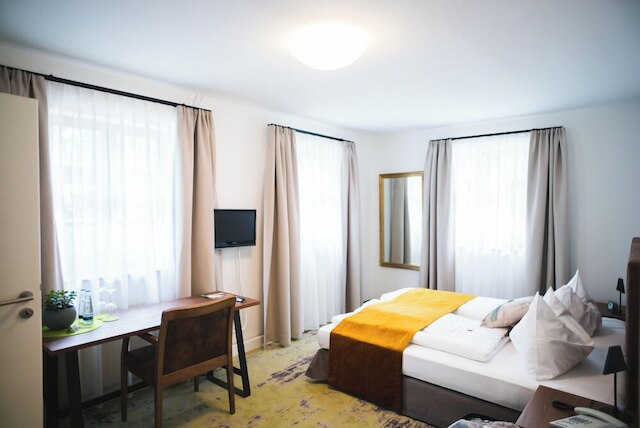 ホテル ツィルベルストゥーベ