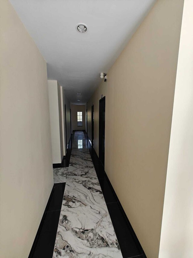 SJ イン スカジャディ