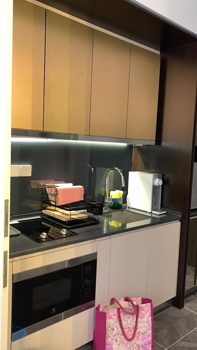 スカーレッツ KLCC by アルマン