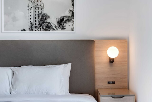 ベリーニ ブリーズ - コージー セントラル マイアミ プール アンド ジム