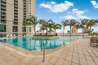 リモンチェッロ スプリッツ - セントラル マイアミ プール ジム スパ