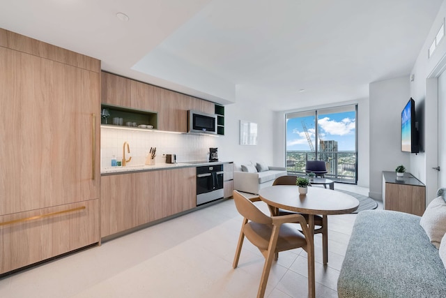 リモンチェッロ スプリッツ - セントラル マイアミ プール ジム スパ