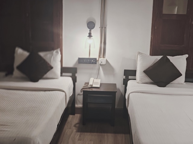 ビトウィーン ザ マンゴー ツリーズ