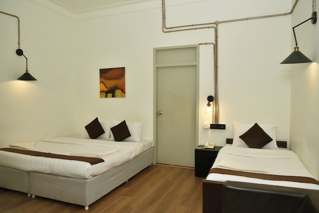 ビトウィーン ザ マンゴー ツリーズ