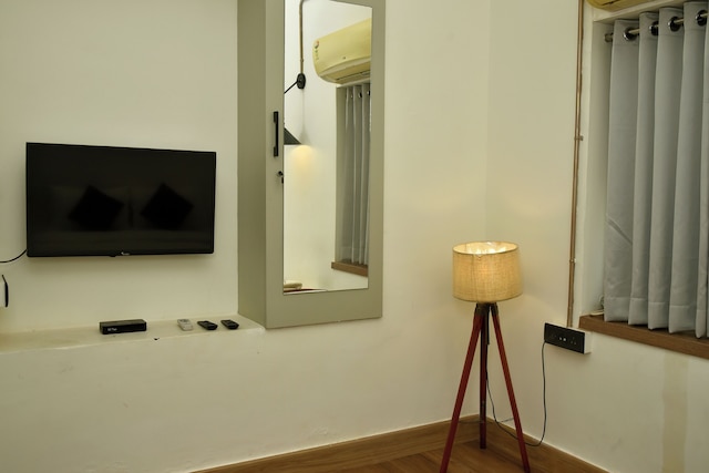 ビトウィーン ザ マンゴー ツリーズ