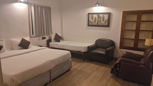 ビトウィーン ザ マンゴー ツリーズ