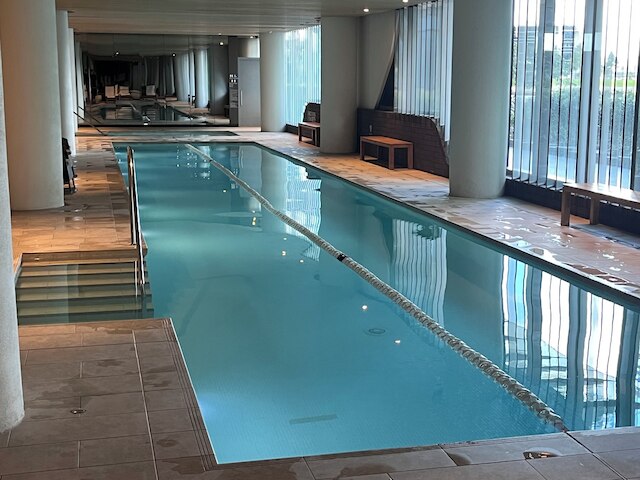 ドックランズ ウォーターフロント ツーベッドルーム