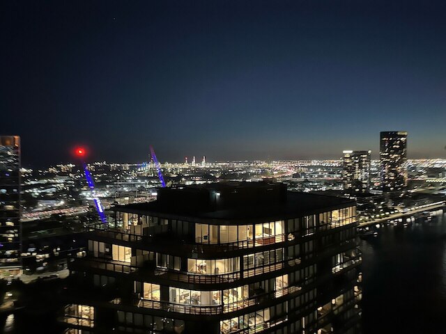 ドックランズ ウォーターフロント ツーベッドルーム