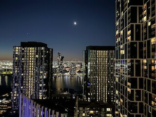 ドックランズ ウォーターフロント ツーベッドルーム