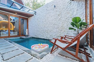 イリニ ヴィラズ