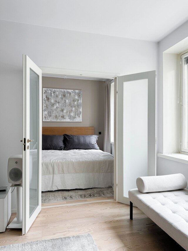 スタイリッシュ ダウンタウン 2BR フラット ウィズ サウナ アンド ワーク エリア