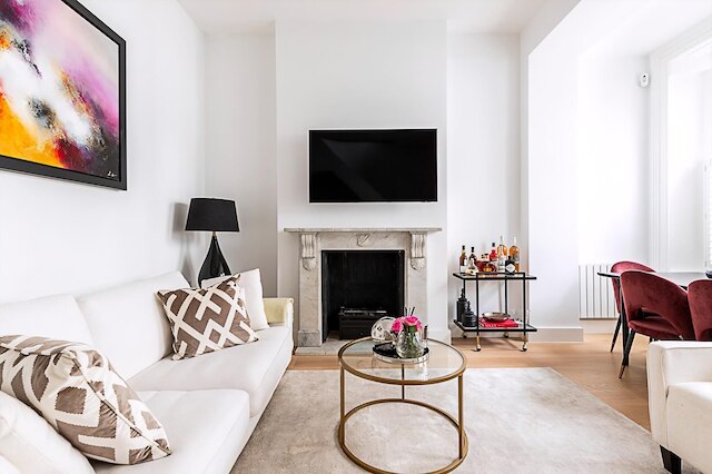 エレガント サウス ケンジントン リトリート ウィズ アウトドア スペースズ