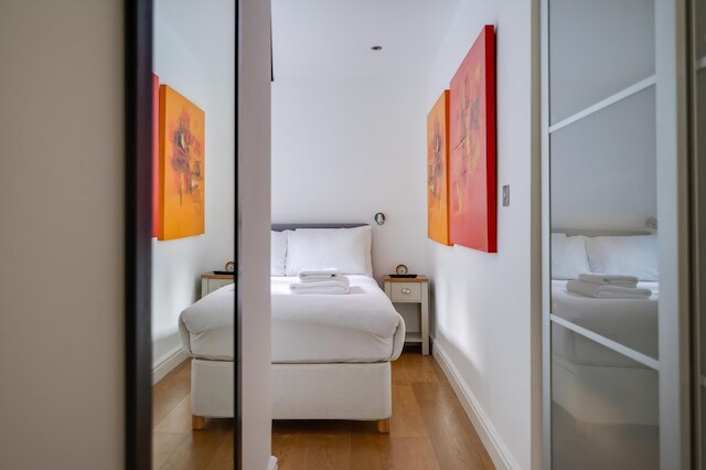 ラブリー チャリングクロス アパートメント