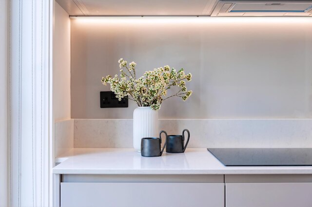 スタニング スタジオ アパートメント モーメンツ フロム アールズ コート ステーション