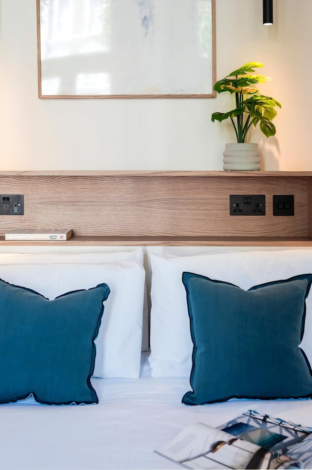 スタニング スタジオ アパートメント モーメンツ フロム アールズ コート ステーション