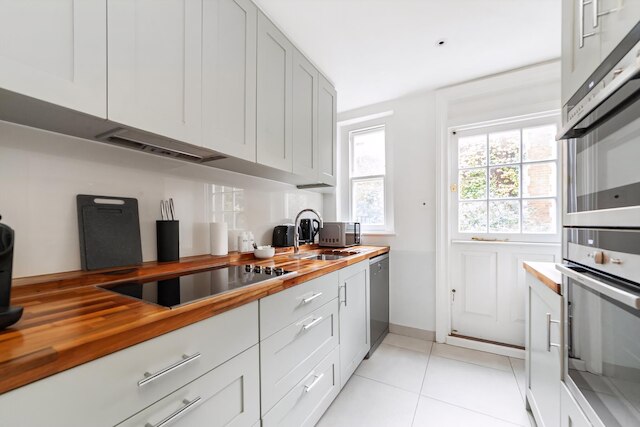 エレガント トゥーレベル ケンジントン アパートメント