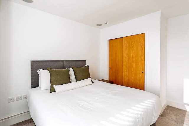 エレガント 3 ベッド アパートメント イン アールズコート