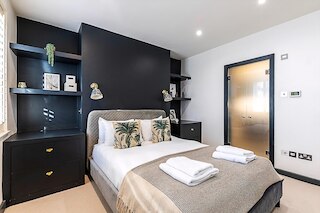 スタイリッシュ シェパーズ ブッシュ フラット ウィズ パティオ