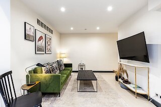 スタイリッシュ シェパーズ ブッシュ フラット ウィズ パティオ