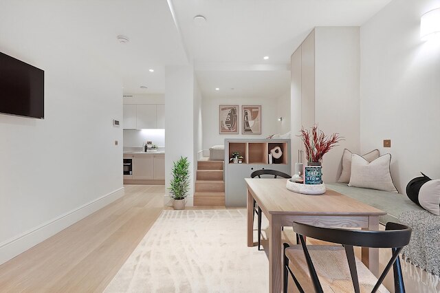 スタイリッシュ アールズ コート スタジオ プラス パティオ