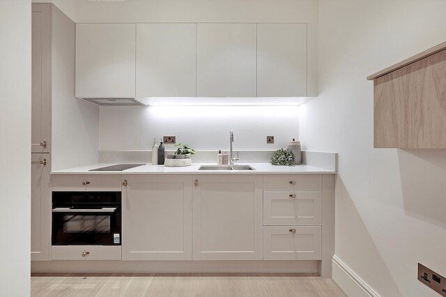 スタイリッシュ アールズ コート スタジオ プラス パティオ