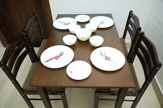 アーシアナ ゲストハウス エンタイア 2BHK サービスアパートメンツ コルカタ