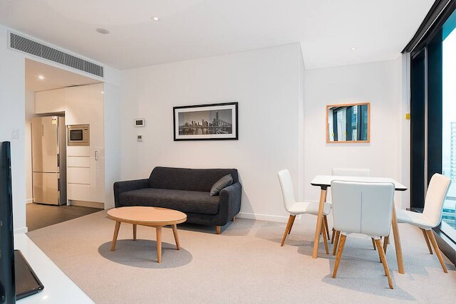 2ベッドルーム ラグジュアリー スカイタワー CBD プール ジム Netflix